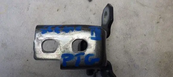 Renault Scenic III - Grand scenic III Rear door upper hinge