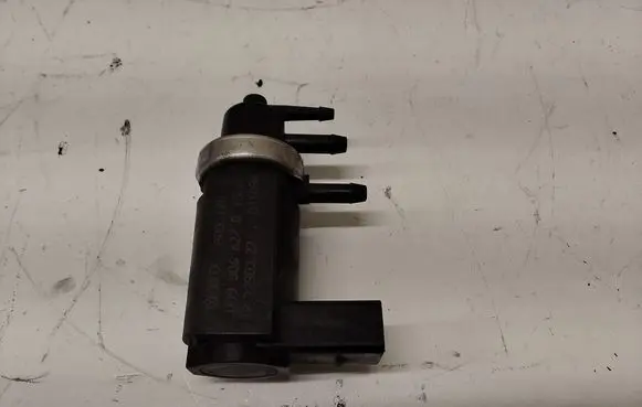 Audi A6 S6 C5 4B Turbo solenoid valve 059906627B