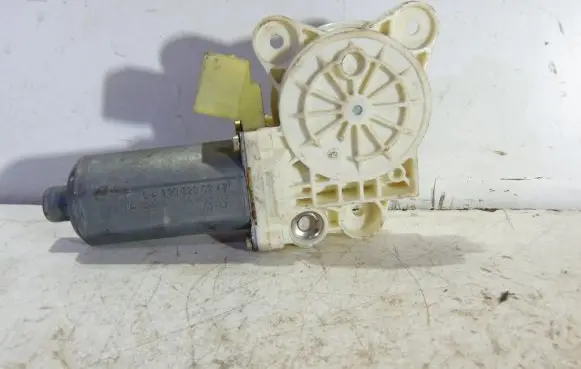 Mercedes-Benz Vaneo W414 Front door window regulator motor A2308200942