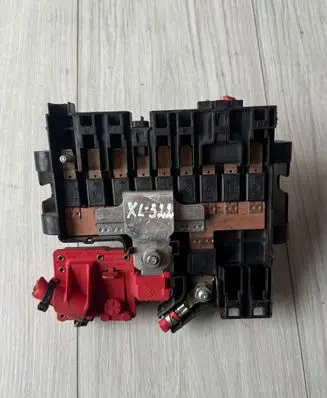 BMW 1 E81 E87 Fuse module 10688710 106887