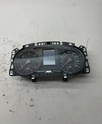 Volkswagen Golf VII Speedometer (instrument cluster) 5G1920957B