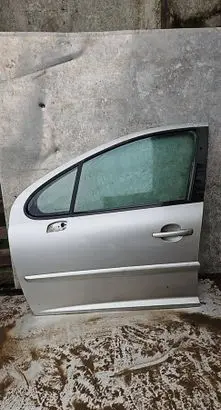 Peugeot 207 Front door