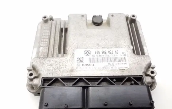 Volkswagen Touran I Engine control unit/module 03G906021ND 0281015172