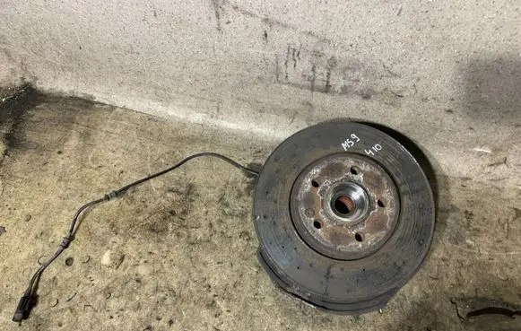 Mercedes-Benz B W246 W242 Front wheel hub 