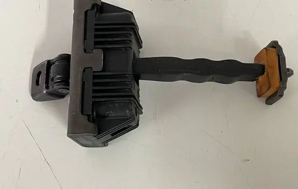 BMW X6 E71 Front door check strap stopper