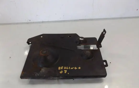 Citroen Berlingo Spare wheel mounting bracket 