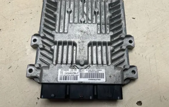 Peugeot 407 Engine control unit/module 9658198080 5WS40379AT HW9648237680