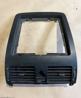 Volkswagen Touran I Other dashboard part 1T1819728B 1t0919234b