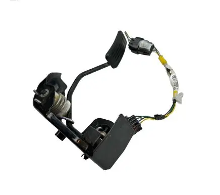 Toyota Avensis T250 Accelerator throttle pedal 7811135030 8222305060