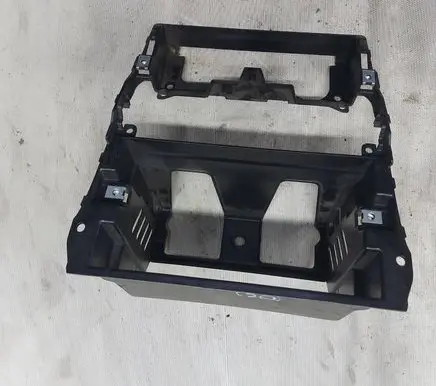 Radio/GPS head unit trim