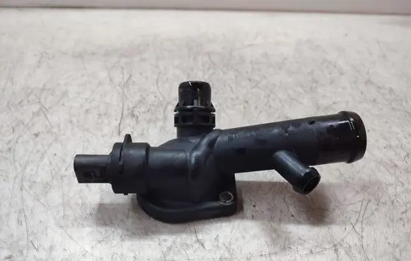 Audi Q5 SQ5 Engine coolant pipe/hose 03l121132