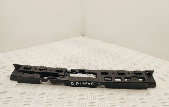 Renault Captur Rear bumper mounting bracket 850425825R