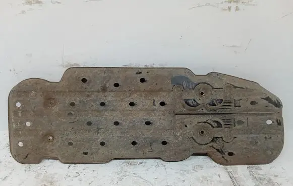 Toyota Hilux (AN120, AN130) Fuel tank bottom protection 