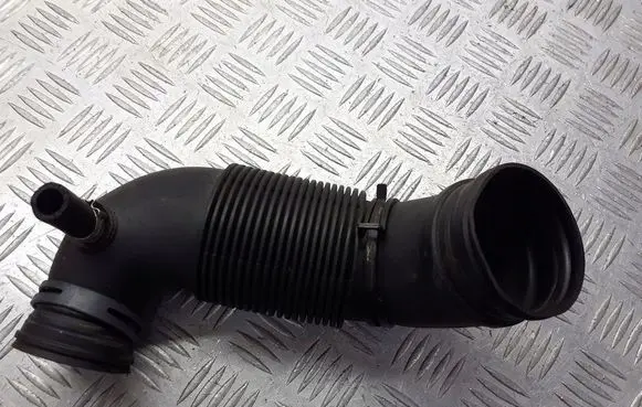 Volkswagen Fox Air intake hose/pipe 6Y0129684B