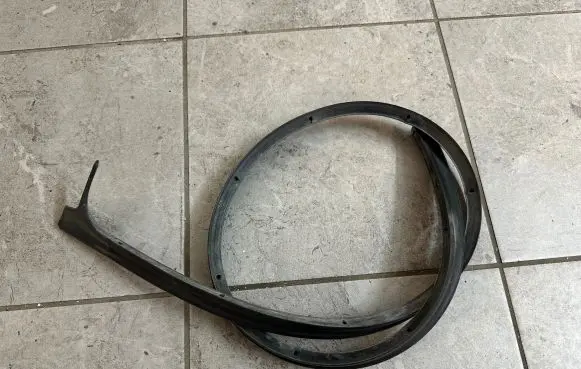 Volkswagen Amarok Rubber seal front door (on door) 2H0837761