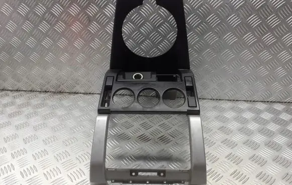 Land Rover Freelander Radio/GPS head unit trim FHD500050