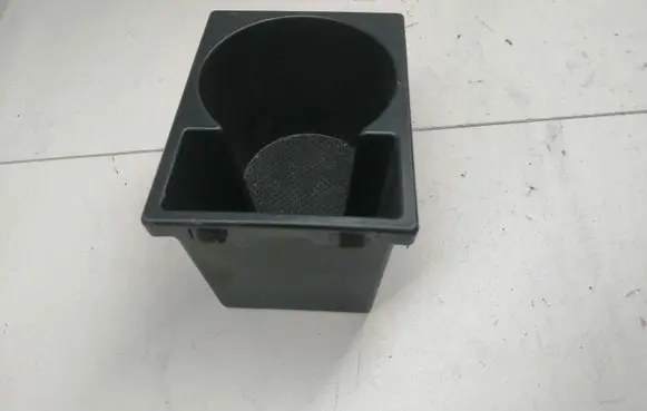 Cup holder front