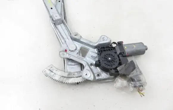 Toyota Corolla E110 Front door window regulator with motor 0130821908