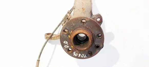 Seat Alhambra (Mk1) Front wheel hub