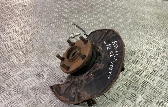 Toyota Avensis T250 Front wheel hub
