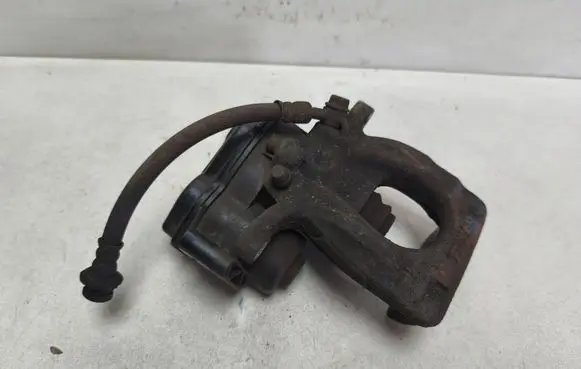 Nissan Qashqai Rear brake caliper 32353311C