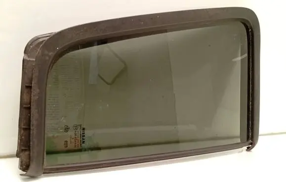 Nissan Pathfinder R51 Rear vent window glass 82272EB305 43R004535
