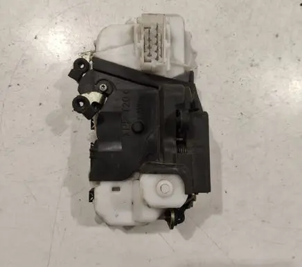 Peugeot 406 Front door lock 