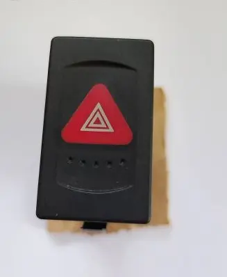 Volkswagen PASSAT B5.5 Hazard light switch 3B0953235B