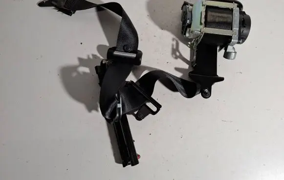 Volvo V60 Front seatbelt 39818843 616155800