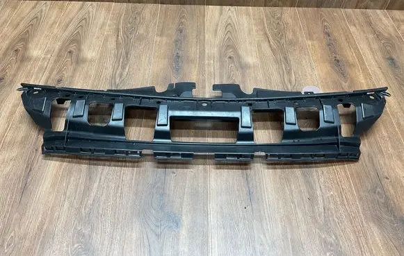 Ford Kuga III Radiator trim LV4B17E778V