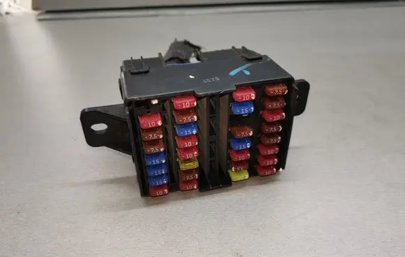 SsangYong Rodius Fuse module 8210521043