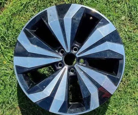 Volkswagen Cross Polo R17 alloy rim 