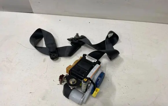 Honda Accord Front seatbelt CA582HR13