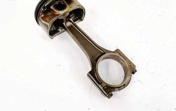 Dodge Durango III Piston with connecting rod 