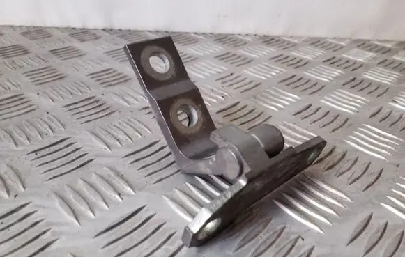 Infiniti EX Rear door lower hinge