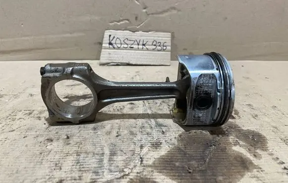 Opel Astra J Piston with connecting rod
