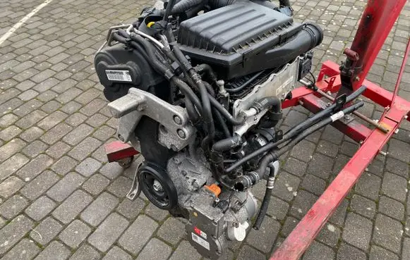 Volkswagen Golf VII Engine CUK 04E103603