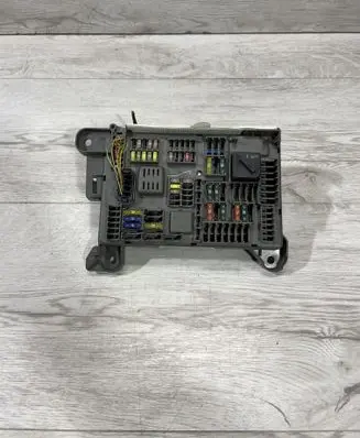 BMW X5 E70 Fuse module 693168704 518954021A 0444129693168704
