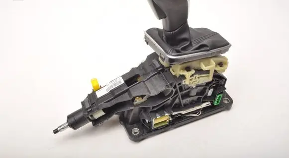 Volvo V40 Gear shifter/selector 31437817