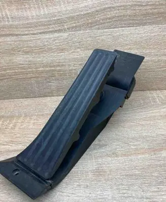 BMW 3 E90 E91 Accelerator throttle pedal 6766930 25916010