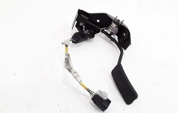 Toyota Avensis T250 Accelerator throttle pedal 8222305060