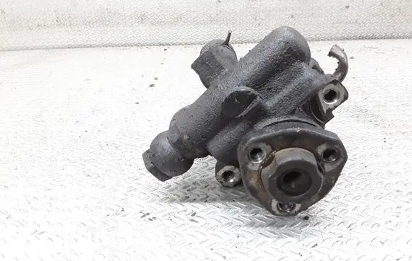 Volkswagen Polo IV 9N3 Power steering pump 6N0422154A