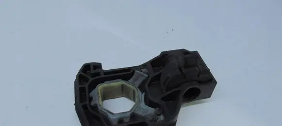 BMW 5 F10 F11 Radiator mount bracket 7525248