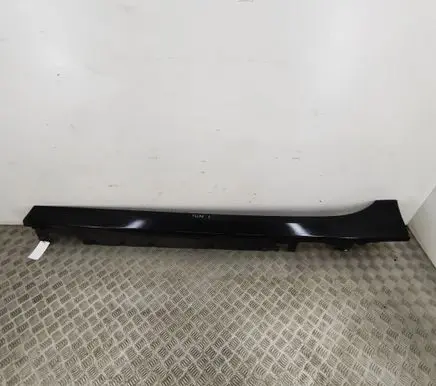 BMW 2 F44 Sill 7461381