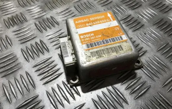 Audi A4 S4 B5 8D Airbag control unit/module 8a0959655c 0285001038