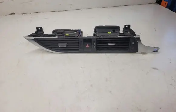 Audi A6 S6 C7 4G Dash center air vent grill 4G2820951
