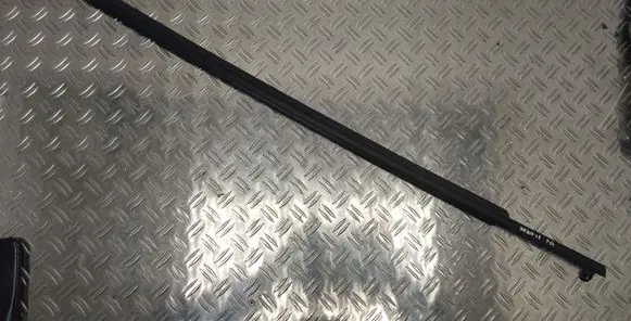 Toyota Verso Front door glass trim molding