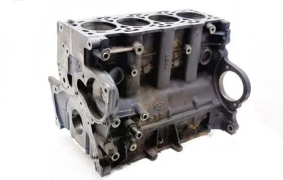 Hyundai Santa Fe Engine block D4EA