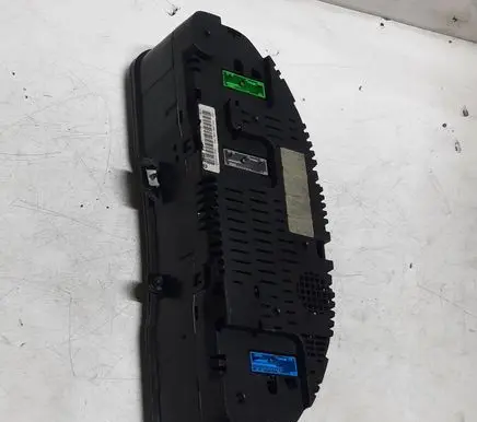 Audi A6 S6 C5 4B Speedometer (instrument cluster) 110080128