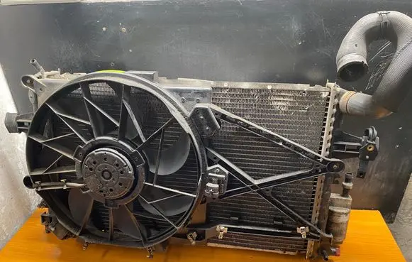 Opel Zafira A Radiator set 0130303840 9133342